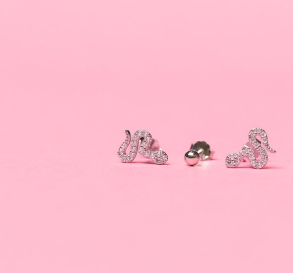 Snake stud 