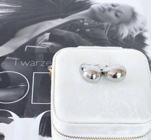 Teardrop stud M