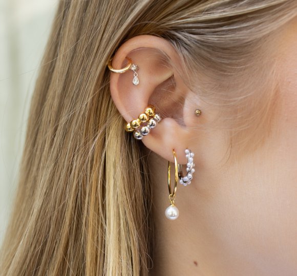 Pearl twisted hoop