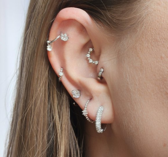 Diamond daith piercing