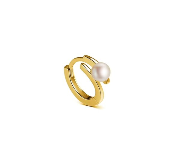 Pearl mid helix huggie – mały, pozłacany kolczyk kółeczko z perłą